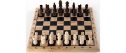 Jeu d'échecs en bois Echecs/Dames Engelhart Longeur:30 cm Largeur:30 cm Propriétés:numéroté Age minimum ( en années ):6 ans Mati